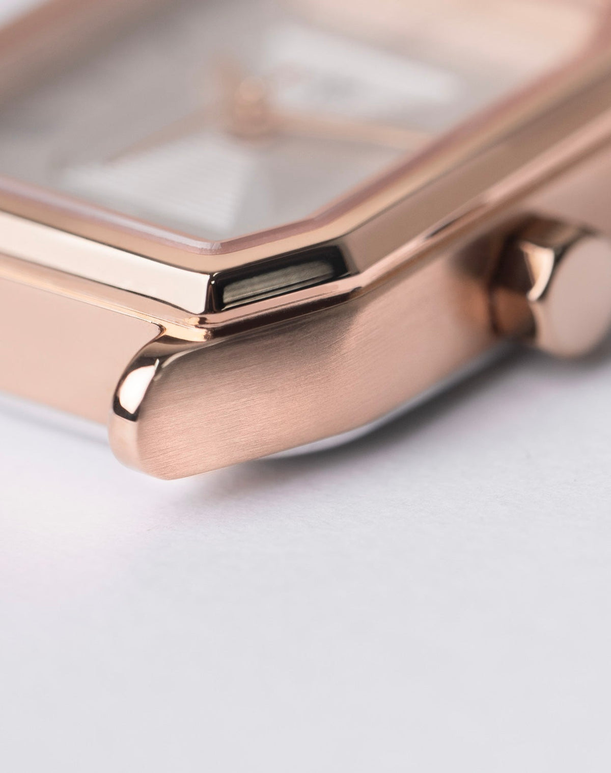 Symmetria-case-details.jpg
